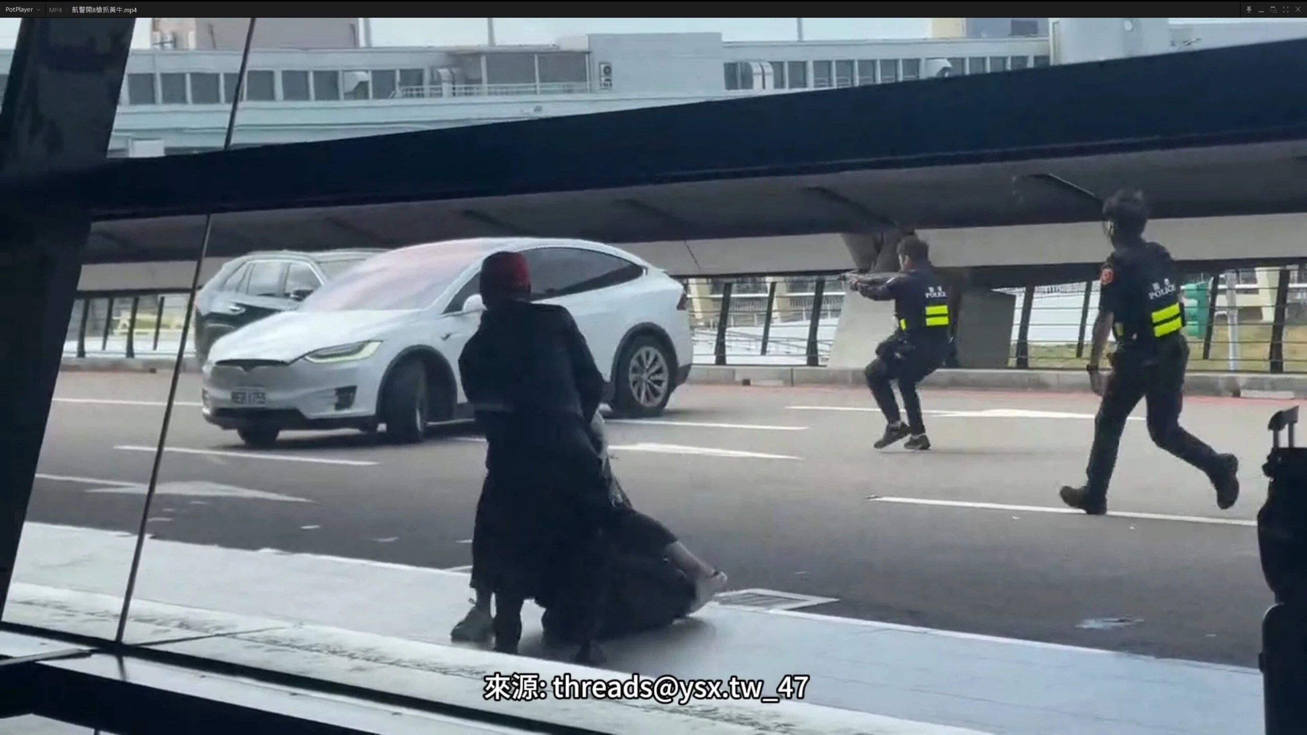 航警開8槍制止黃牛車