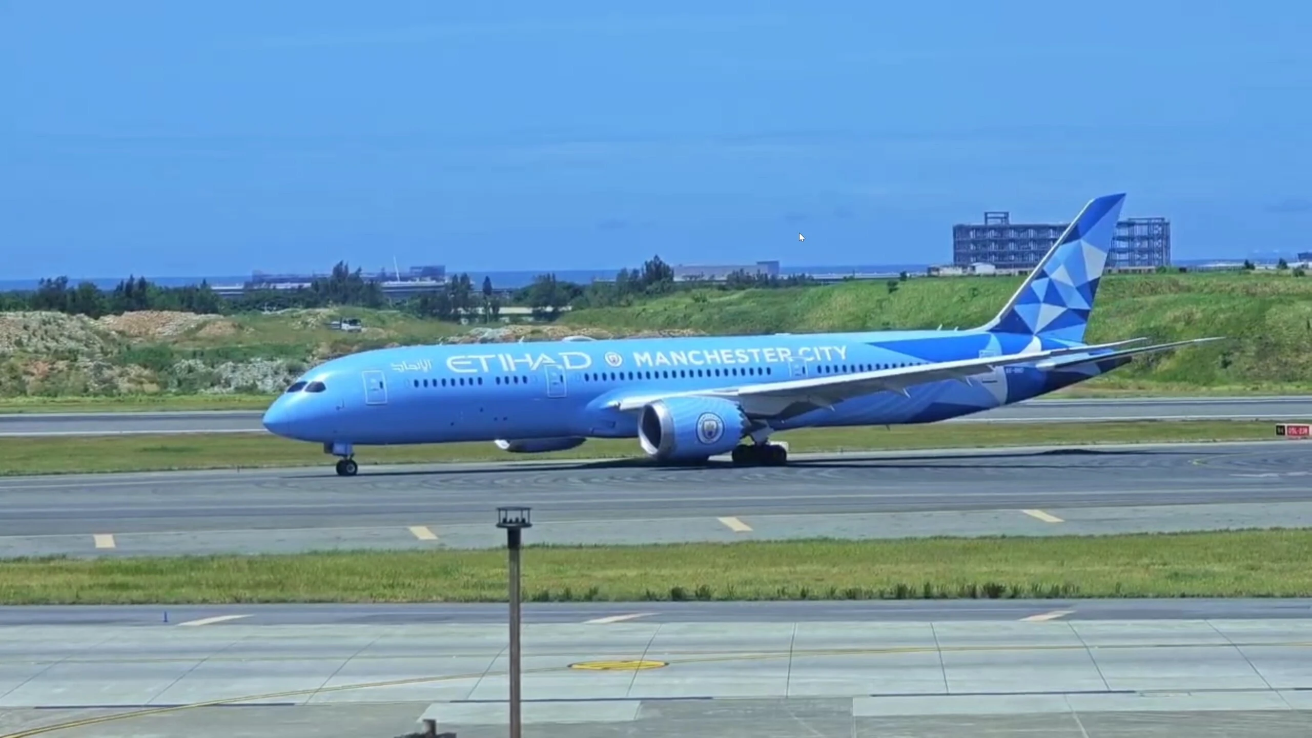 阿提哈德航空夢幻客機降臨桃園！航迷卡位朝聖