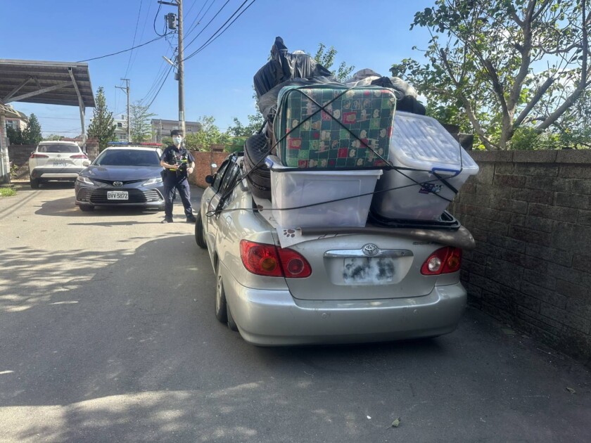 抓到了！桃園霍爾的移動城堡到處晃 警追到家開單