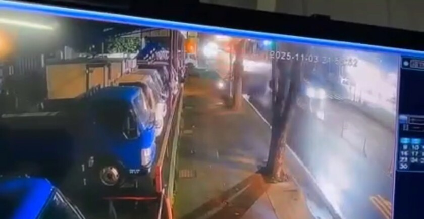 惡劣！小貨車遭毒駕車擦撞失控撞路樹斷兩截　司機受困送醫不治