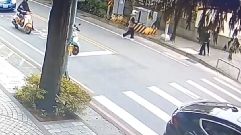 桃園野蠻女友隨機「鎖喉」國小女童　隨後又過肩摔男友