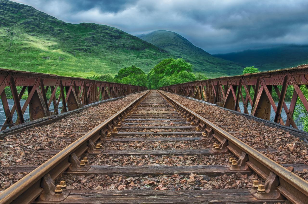 荷蘭鐵路軌道遭放置異物 全國列車大亂疑人為破壞（圖／Pixabay）